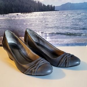 Life Stride Soft System Comfort Wedges